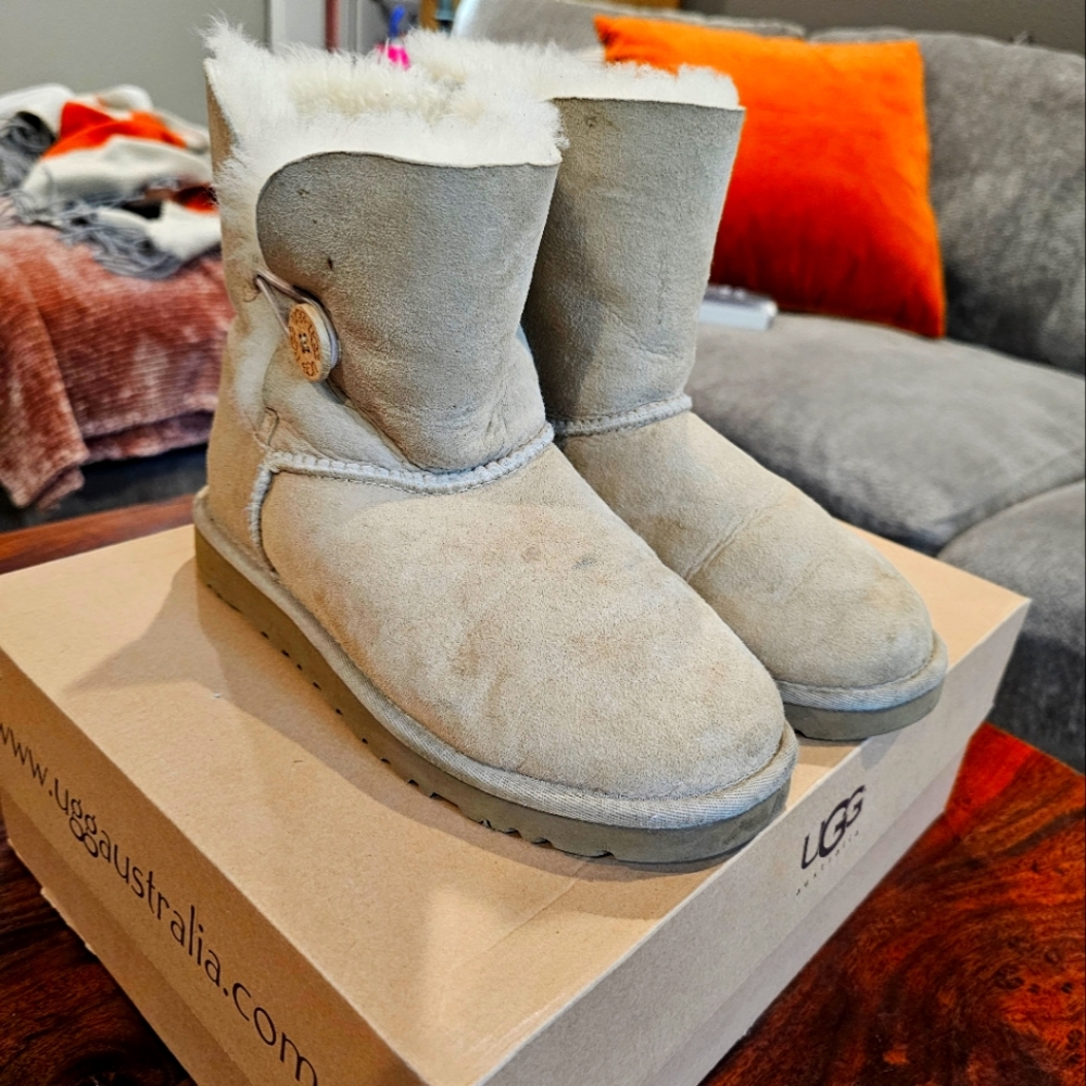 Bailey Button UGG - Sand